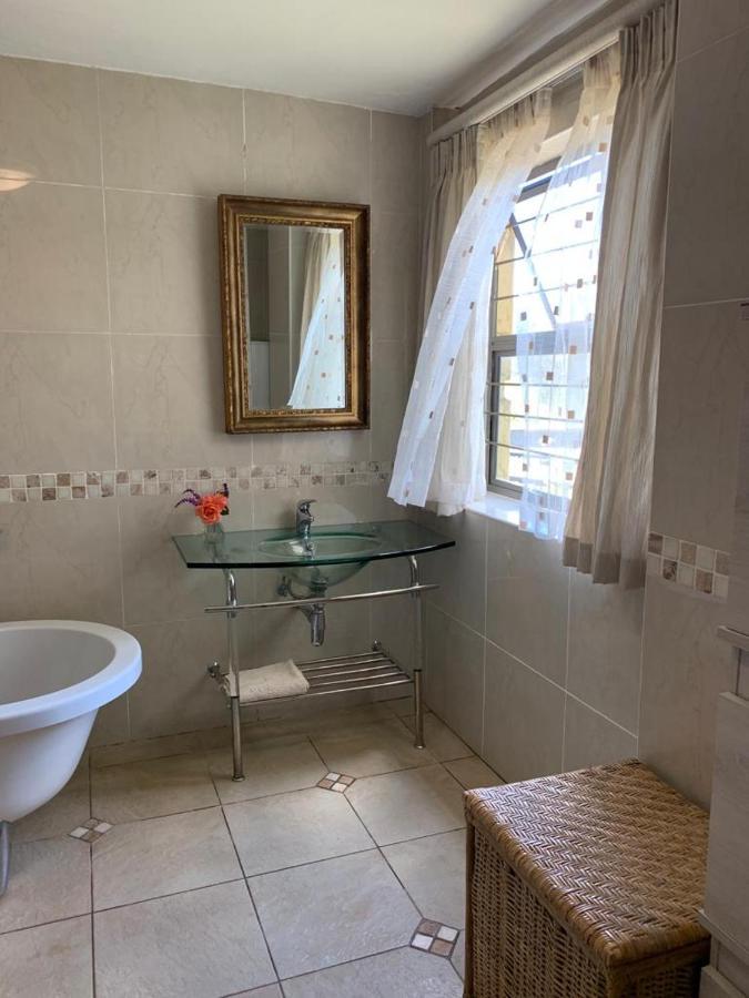 Mountain Rose Guesthouse Louis Trichardt Dış mekan fotoğraf